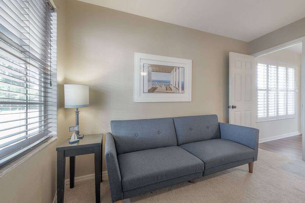 Photo of Livingroom in Beach Park