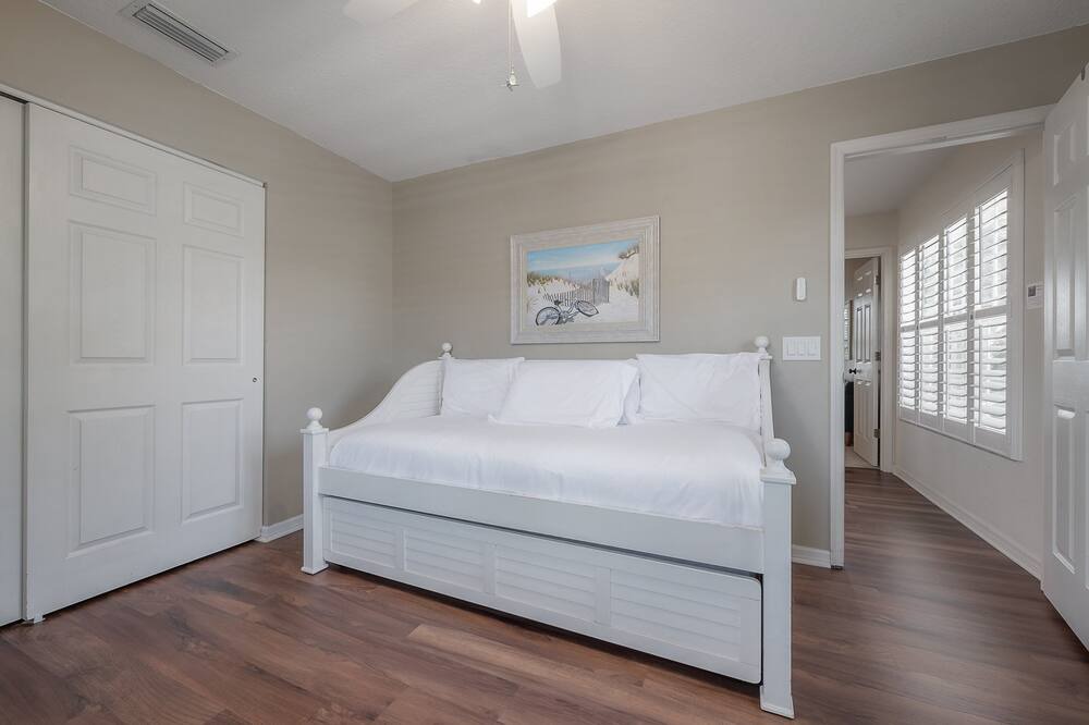 Photo of Bedroom in Beach Park