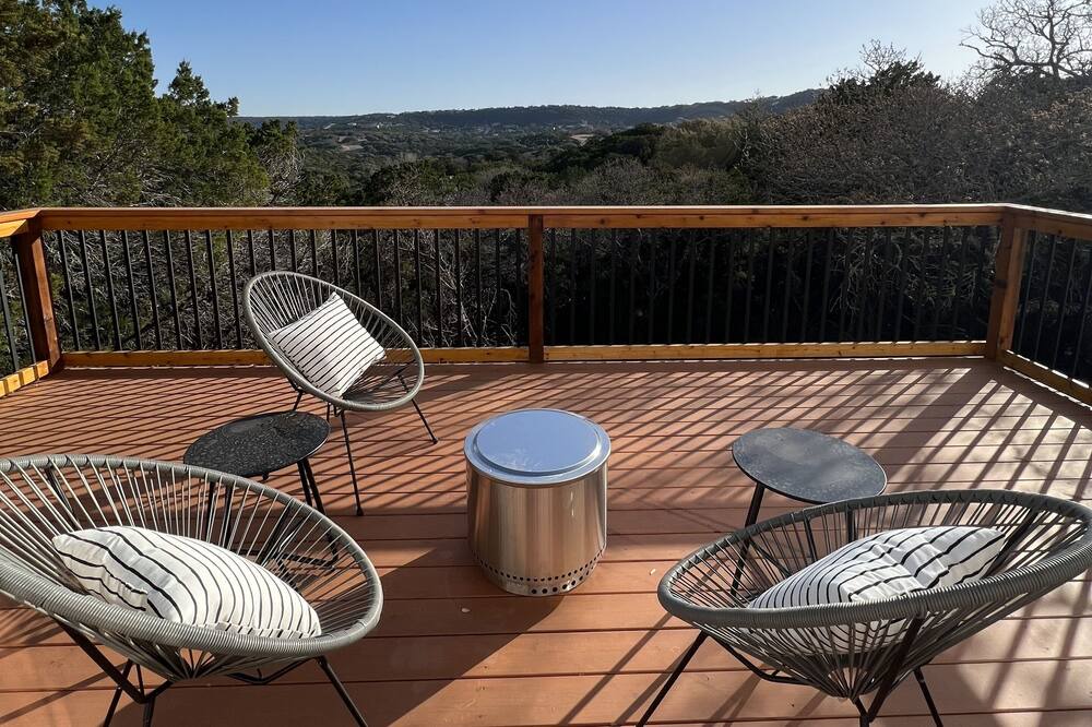 Photo of Patio Balcony in Lago Vista