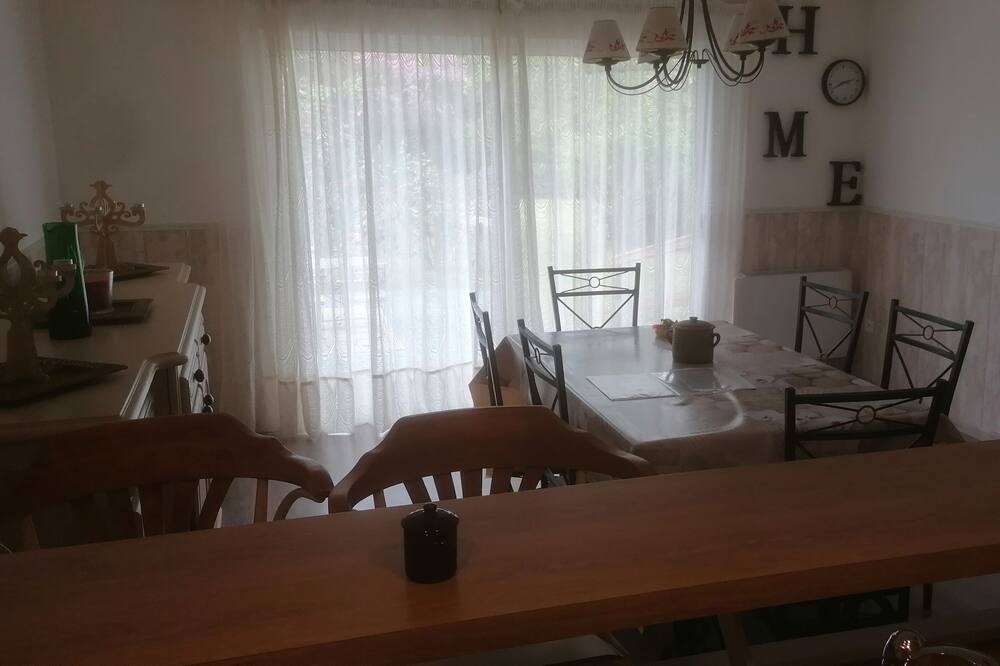 Photo of Livingroom in Savigny-en-Veron