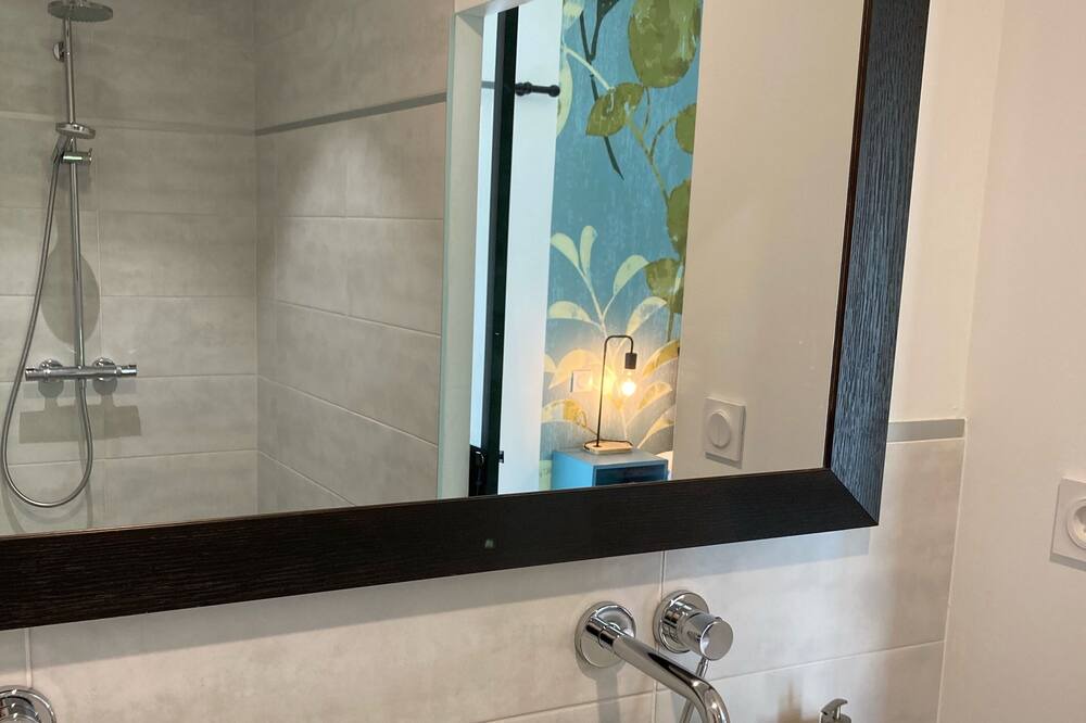 Photo of Bathroom in Merlevenez