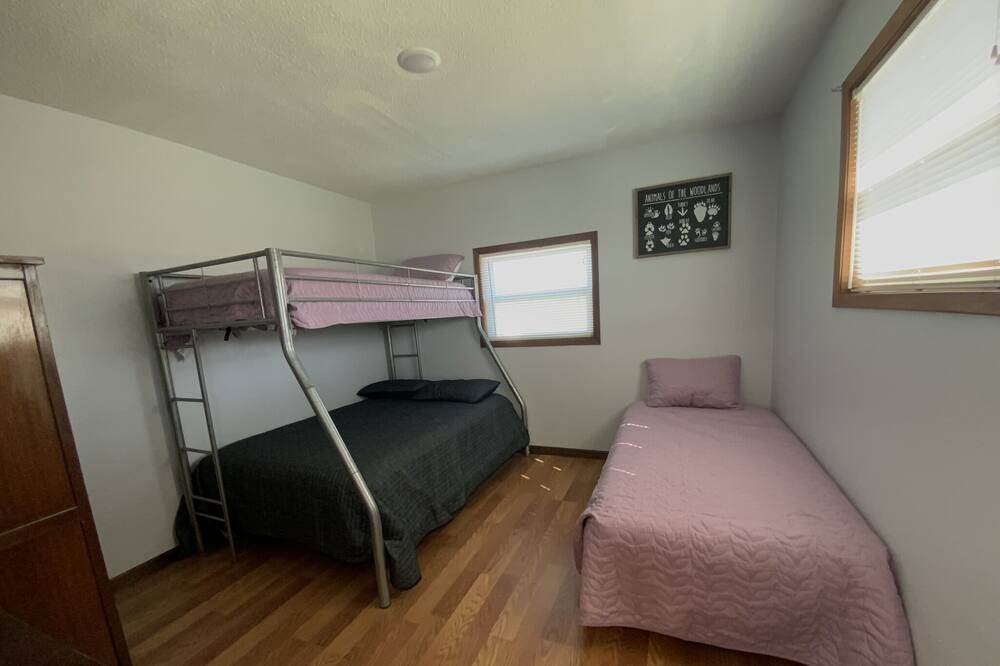 Photo of Bedroom in Tecumseh