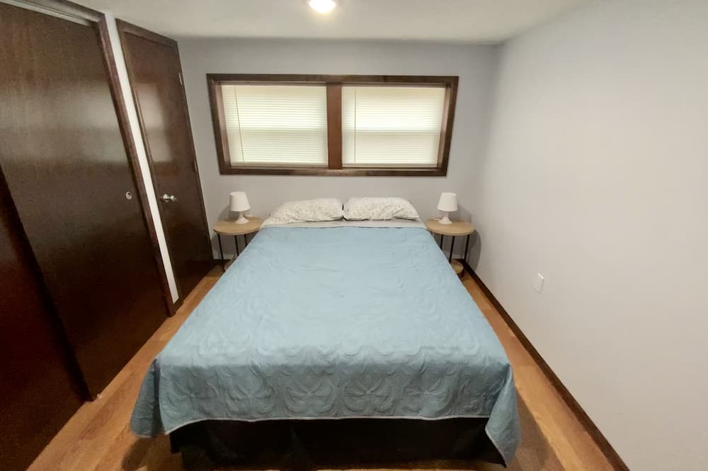 Photo of Bedroom in Tecumseh