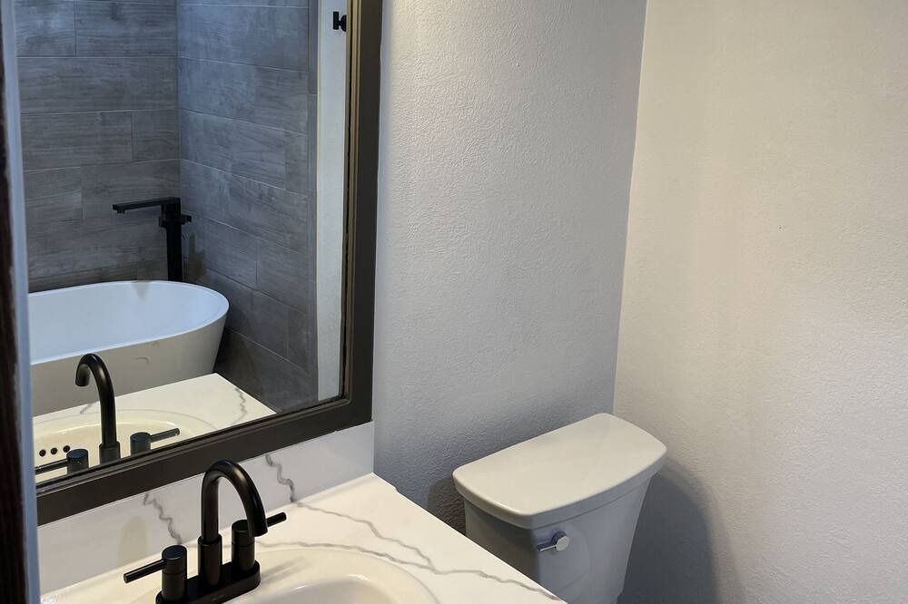 Photo of Bathroom in Eufaula