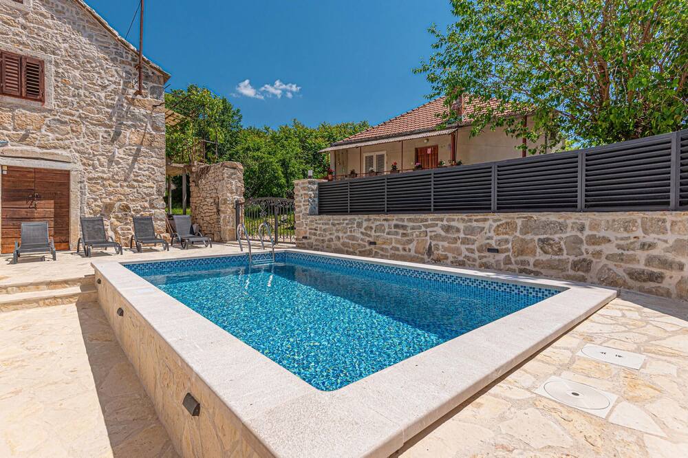 Photo of Outdoor in Bribir