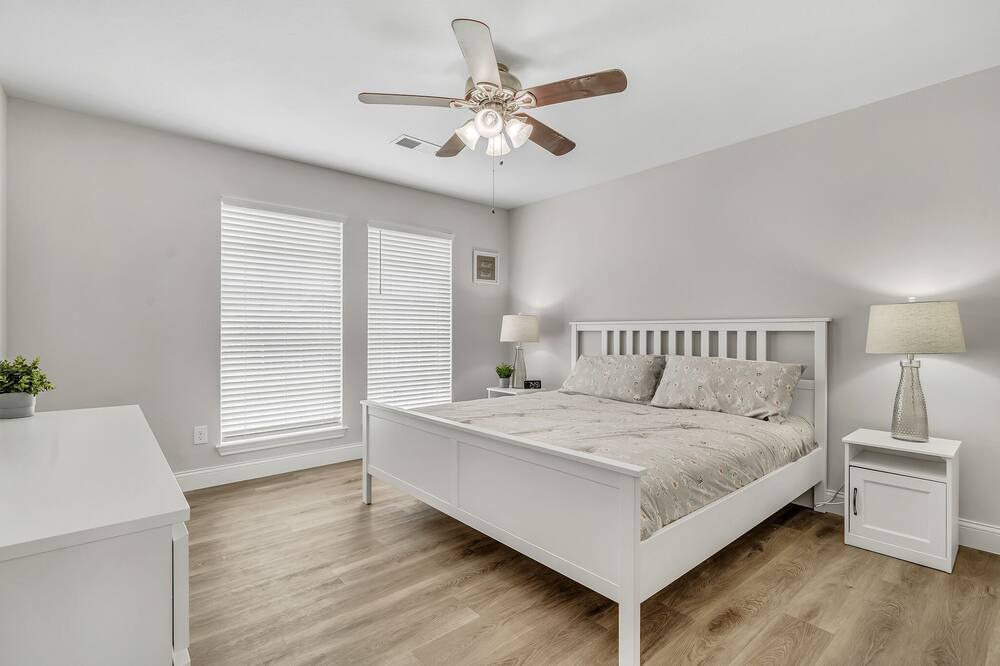 Photo of Bedroom in Seven Coves