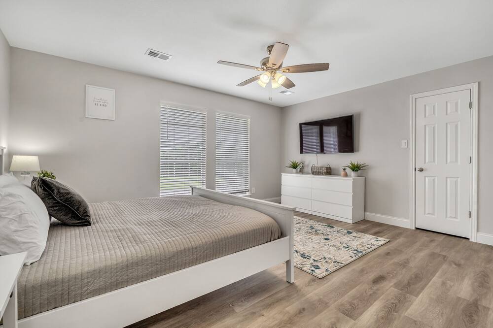 Photo of Bedroom in Seven Coves