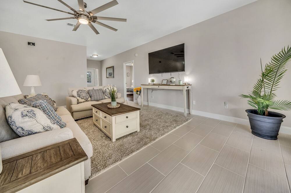 Photo of Livingroom in Seven Coves