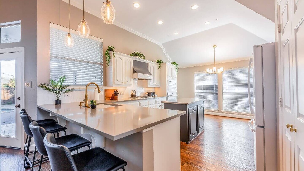 Photo of Kitchen in Far North Dallas