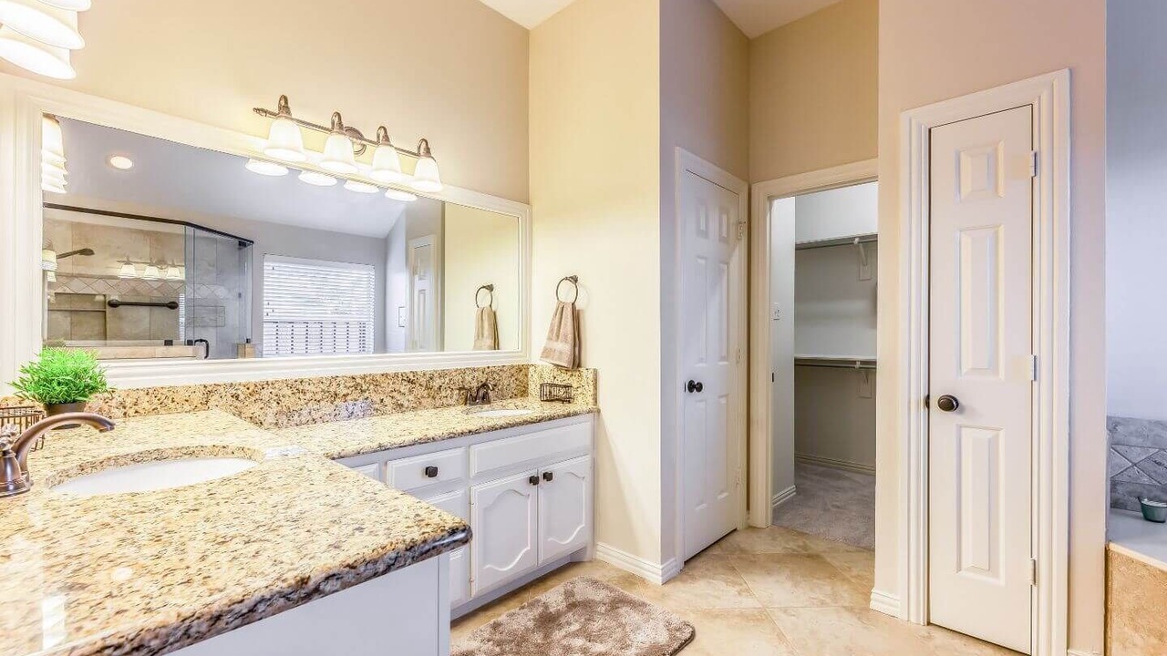 Photo of Kitchen in Far North Dallas
