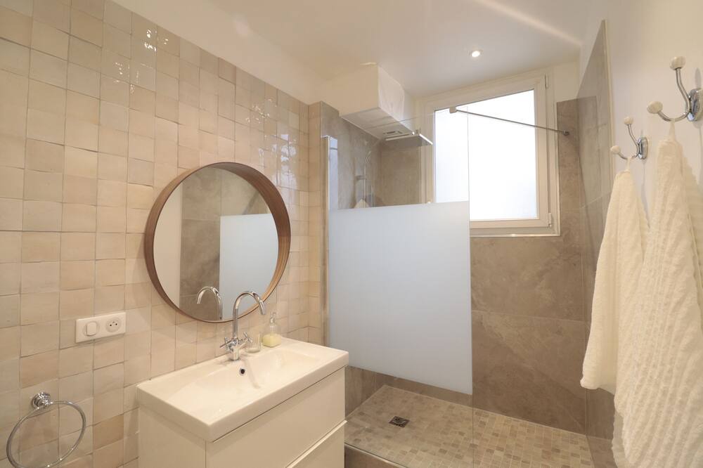 Photo of Bathroom in Epernay