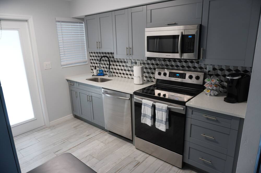 Photo of Kitchen in Lake Worth Corridor