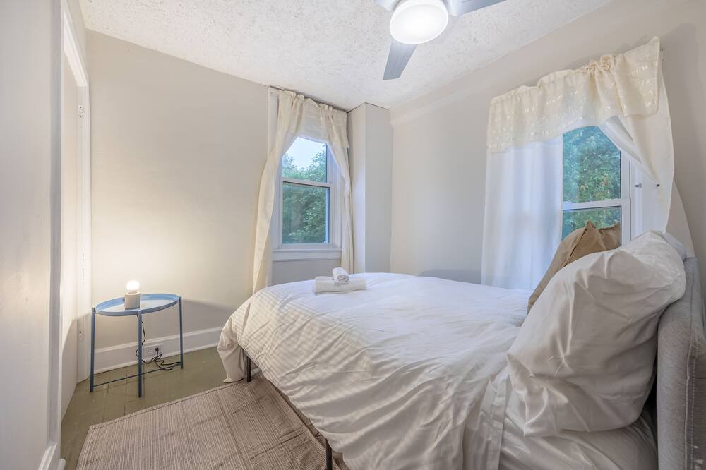 Photo of Bedroom in Fort Erie
