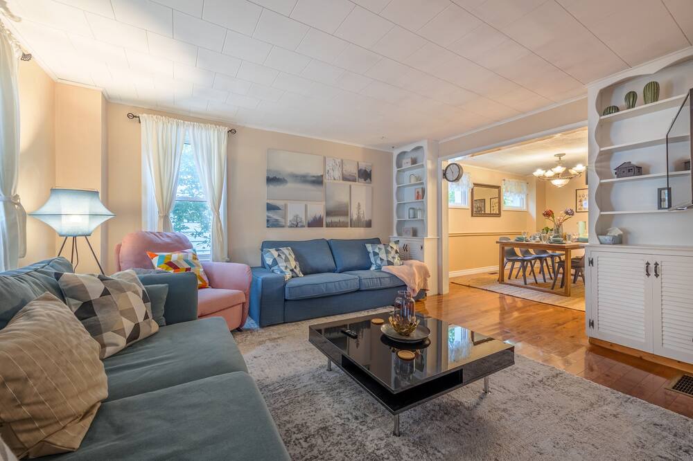 Photo of Livingroom in Fort Erie