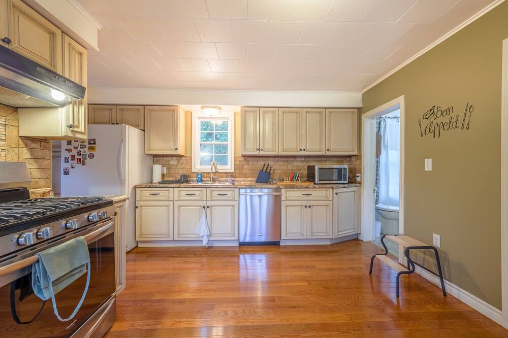 Photo of Kitchen in Fort Erie