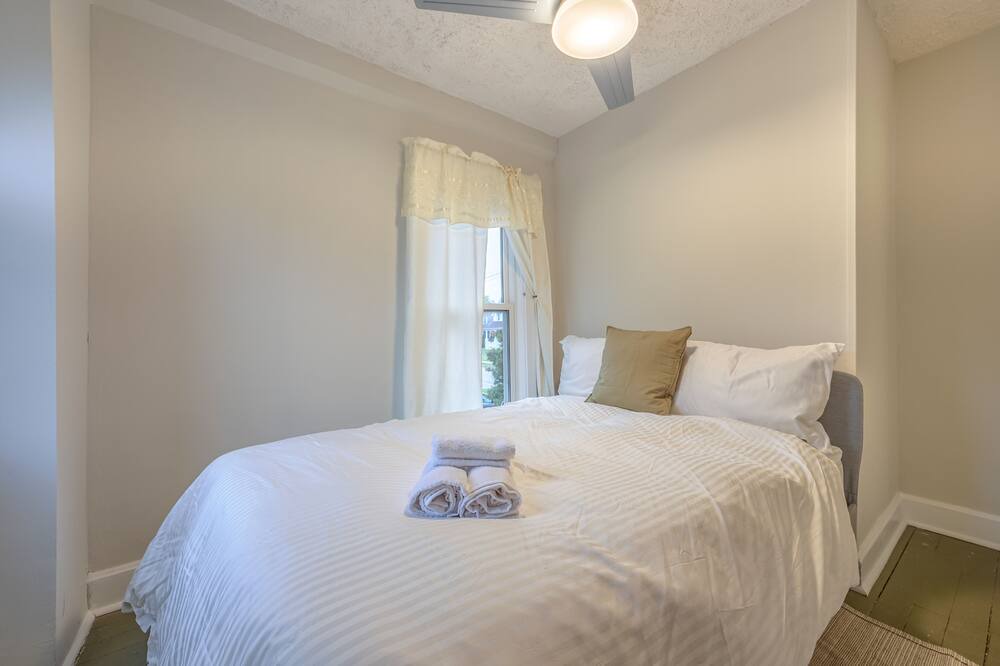 Photo of Bedroom in Fort Erie