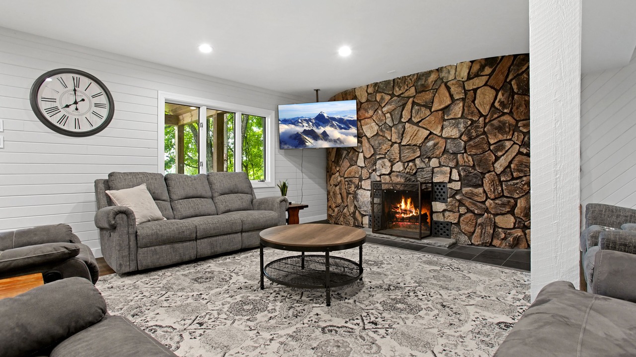 Photo of Livingroom in Aldenville