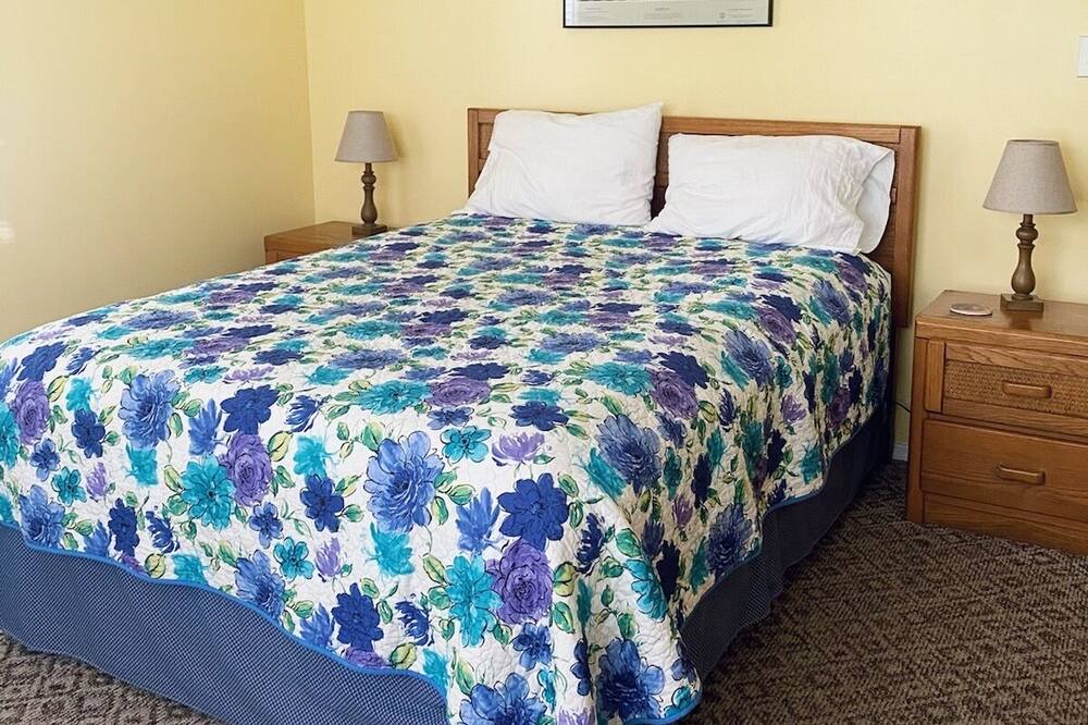 Photo of Bedroom in Alligator Point