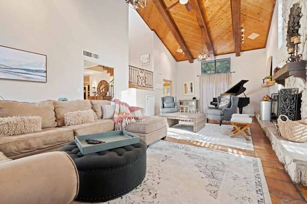Photo of Livingroom in El Paso