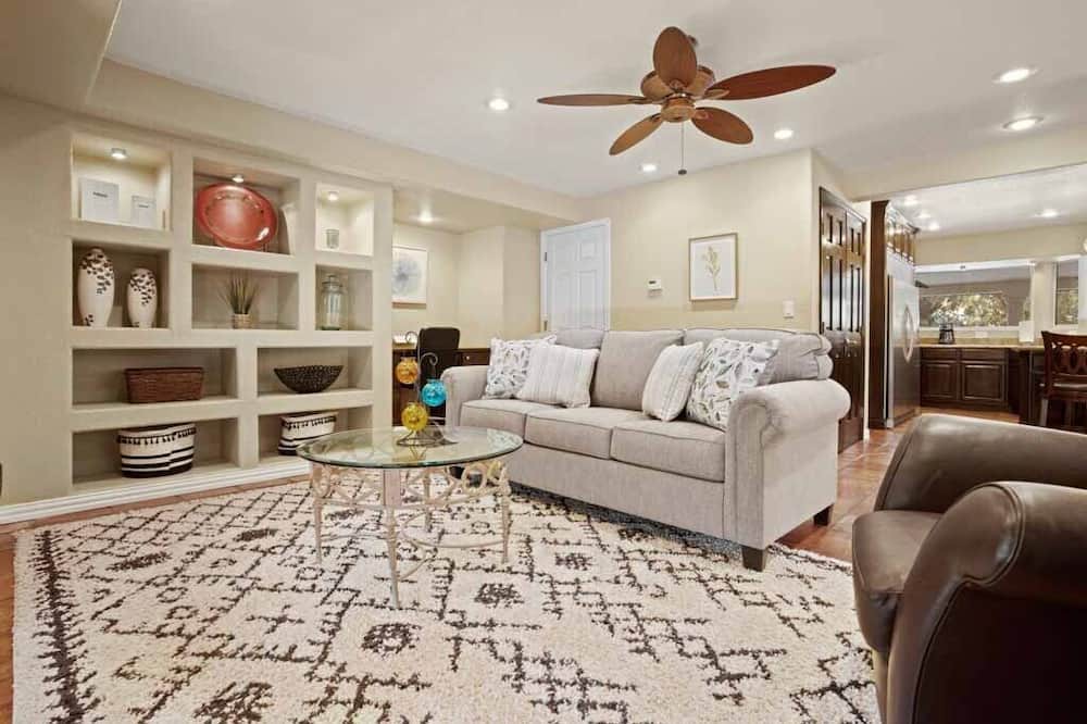 Photo of Livingroom in El Paso