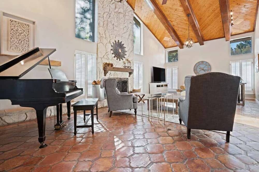 Photo of Livingroom in El Paso