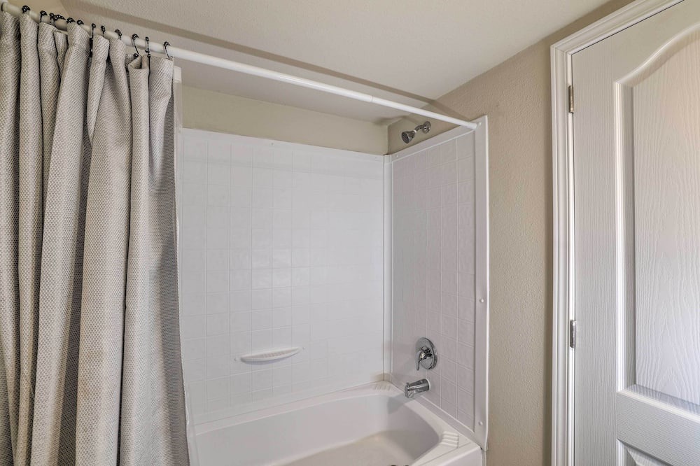 Photo of Bathroom in Canyonville