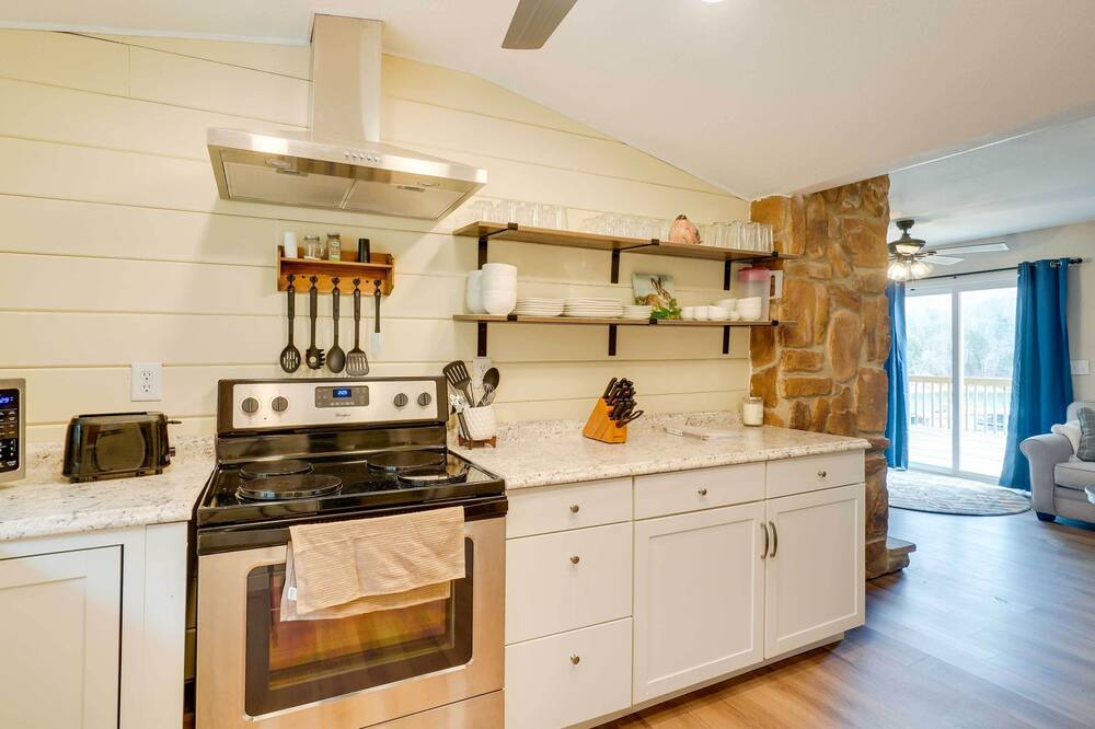 Photo of Kitchen in Flat Hollow Marina