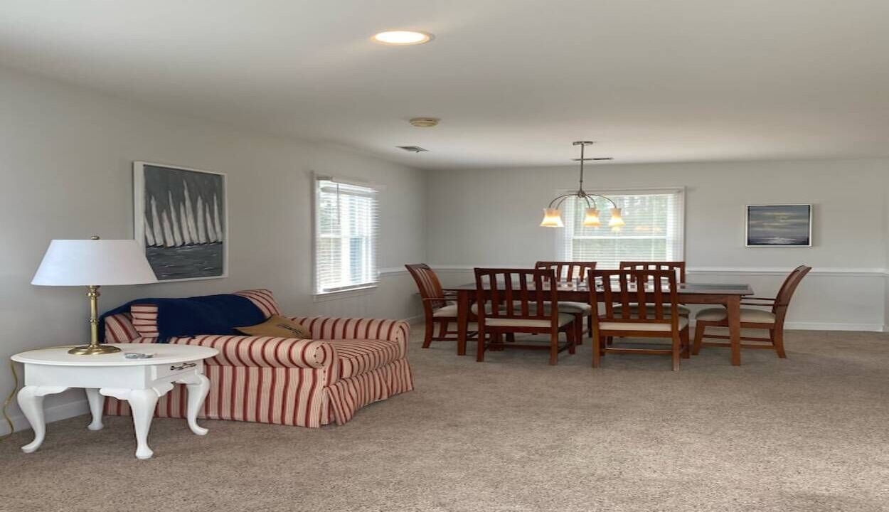 Photo of Others in Dutton