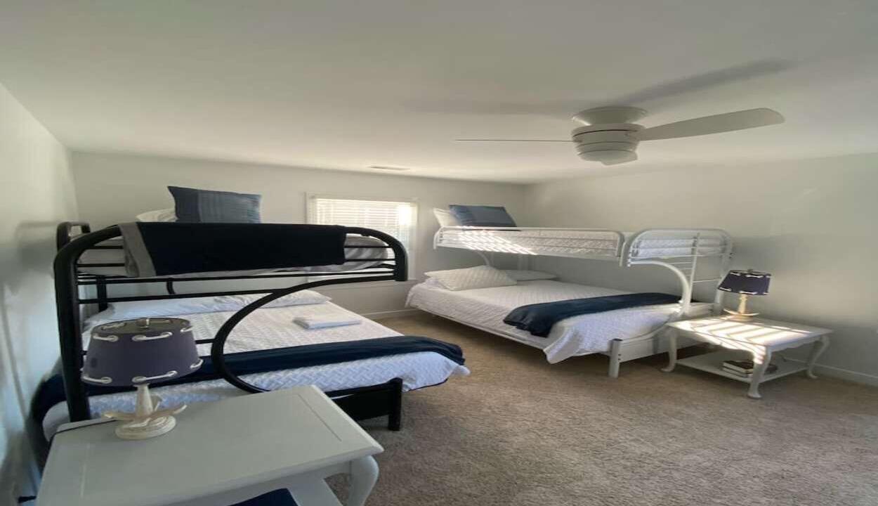 Photo of Others in Dutton