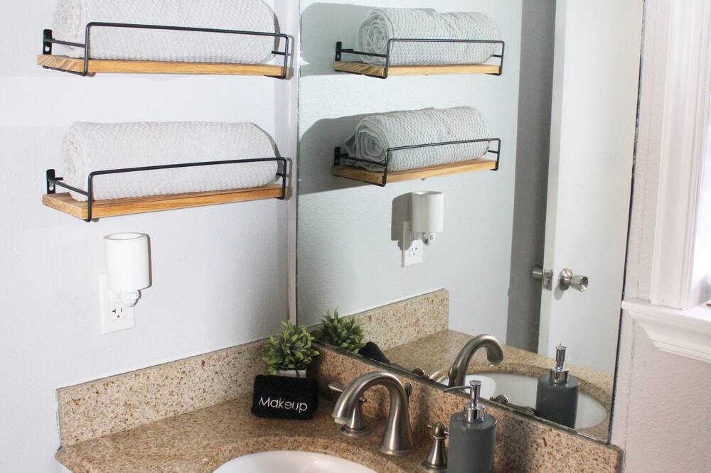 Photo of Bathroom in Cape Royale