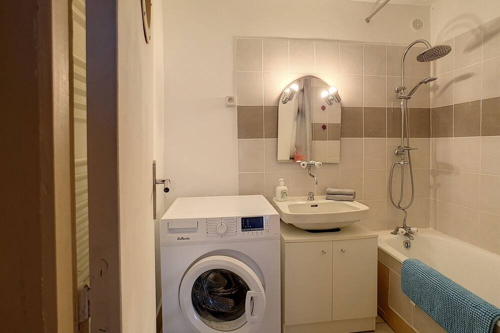 Photo of Bathroom in Fitou