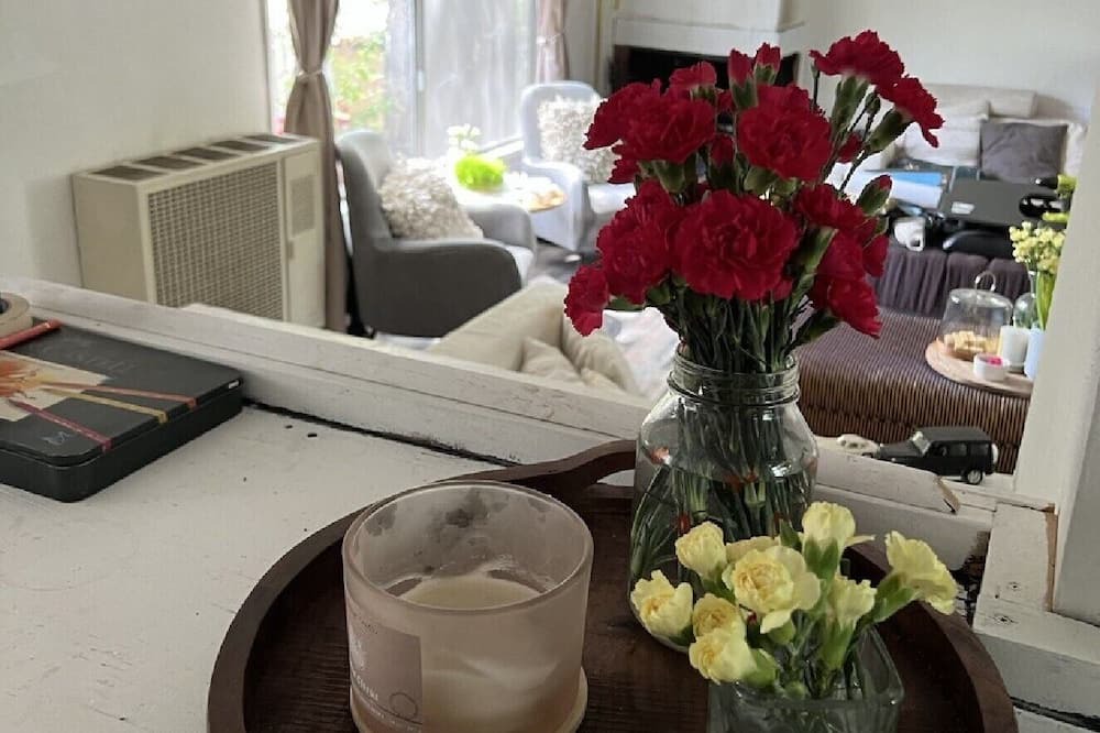 Photo of Bedroom in Beverly Glen