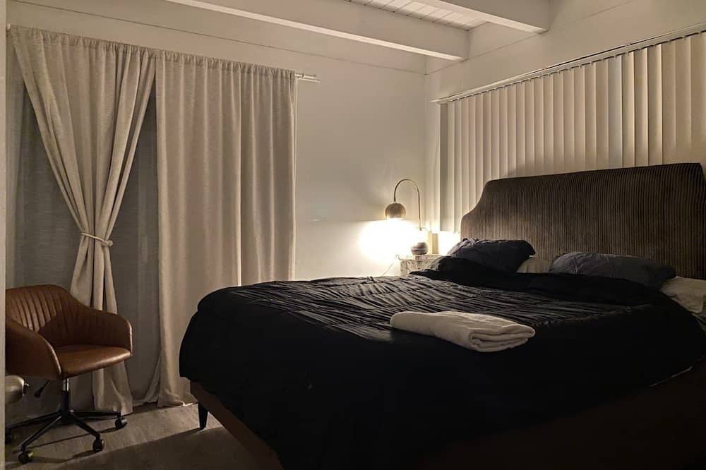 Photo of Bedroom in Beverly Glen