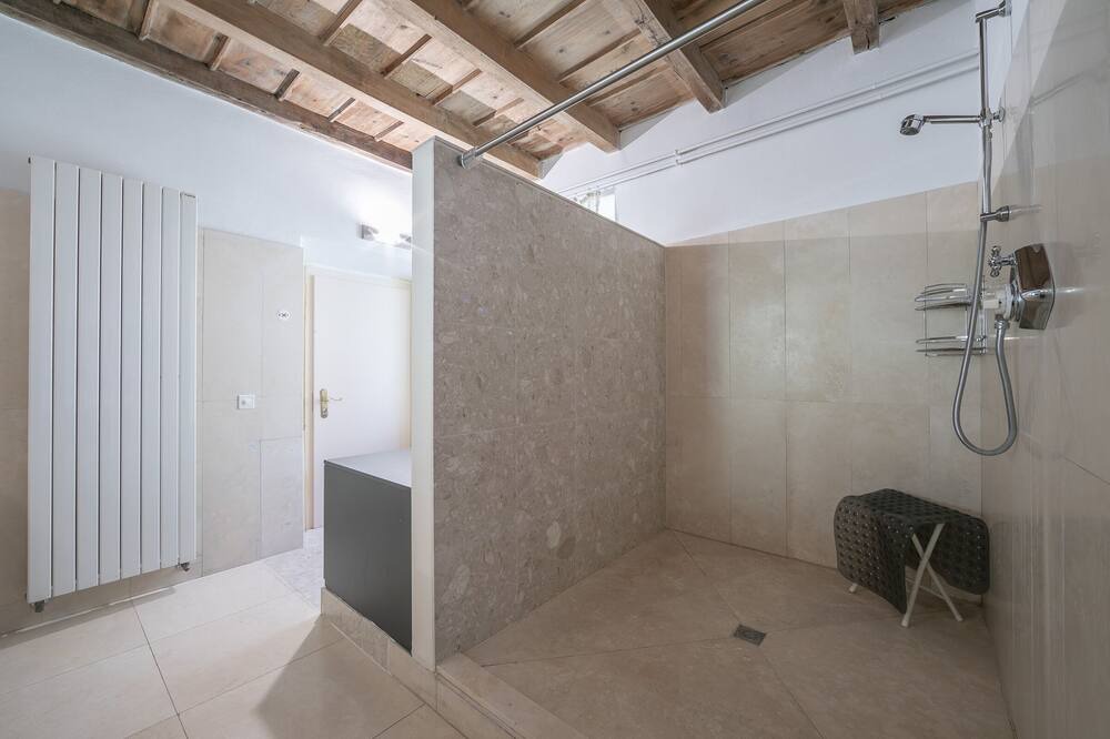 Photo of Bathroom in Croglio