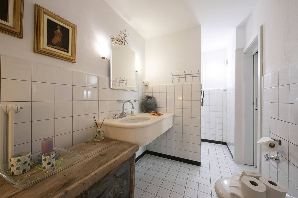 Photo of Bathroom in Croglio