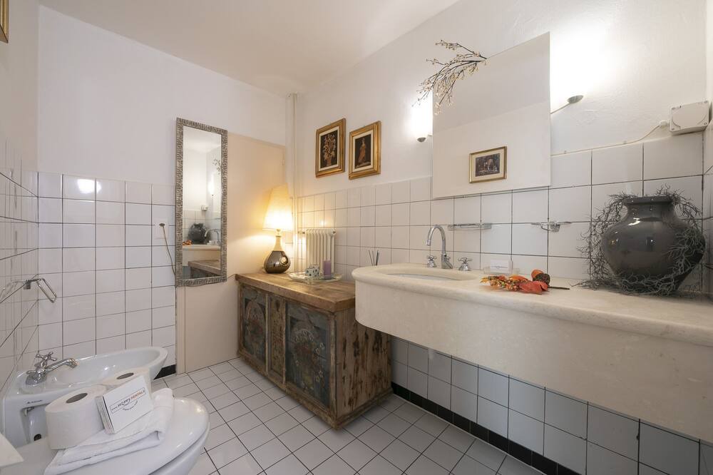 Photo of Bathroom in Croglio