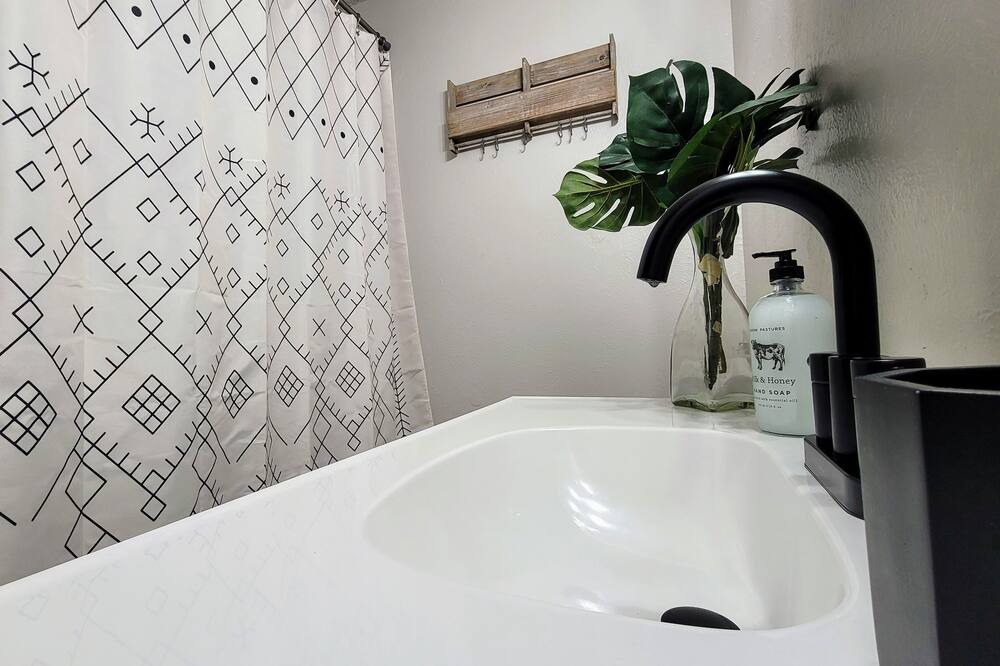 Photo of Bathroom in Lawton