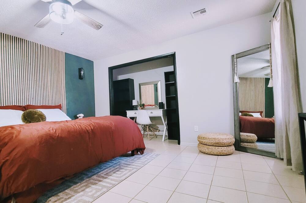 Photo of Bedroom in Lawton