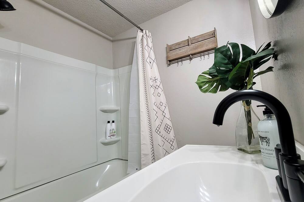 Photo of Bathroom in Lawton
