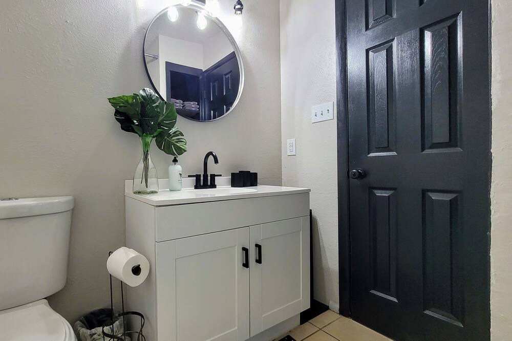 Photo of Bathroom in Lawton