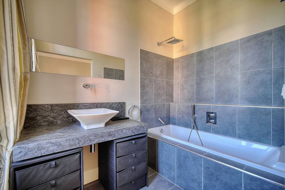 Photo of Bathroom in Cannes La Bocca