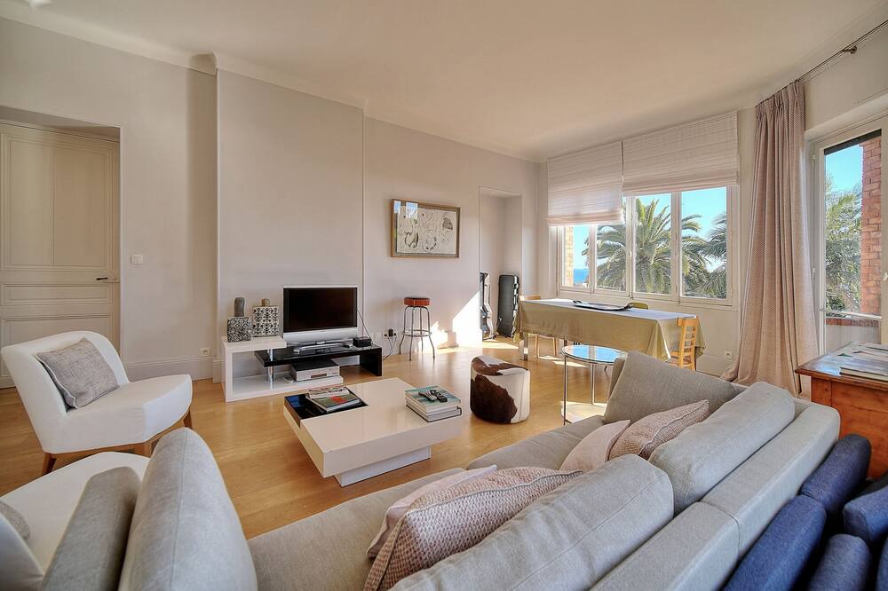 Photo of Livingroom in Cannes La Bocca