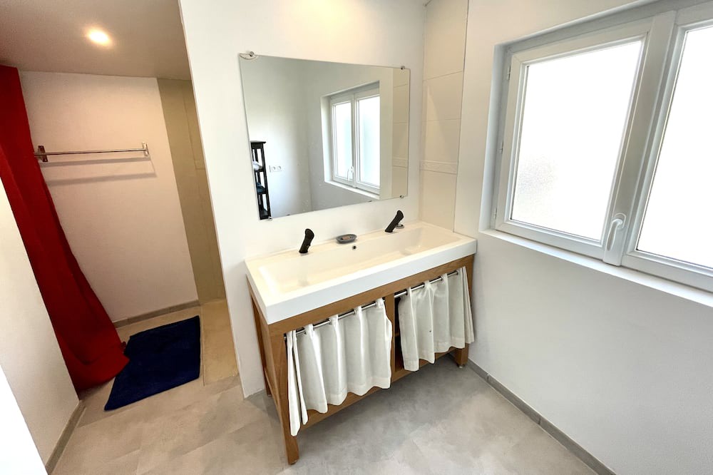 Photo of Bathroom in Braud-et-Saint-Louis