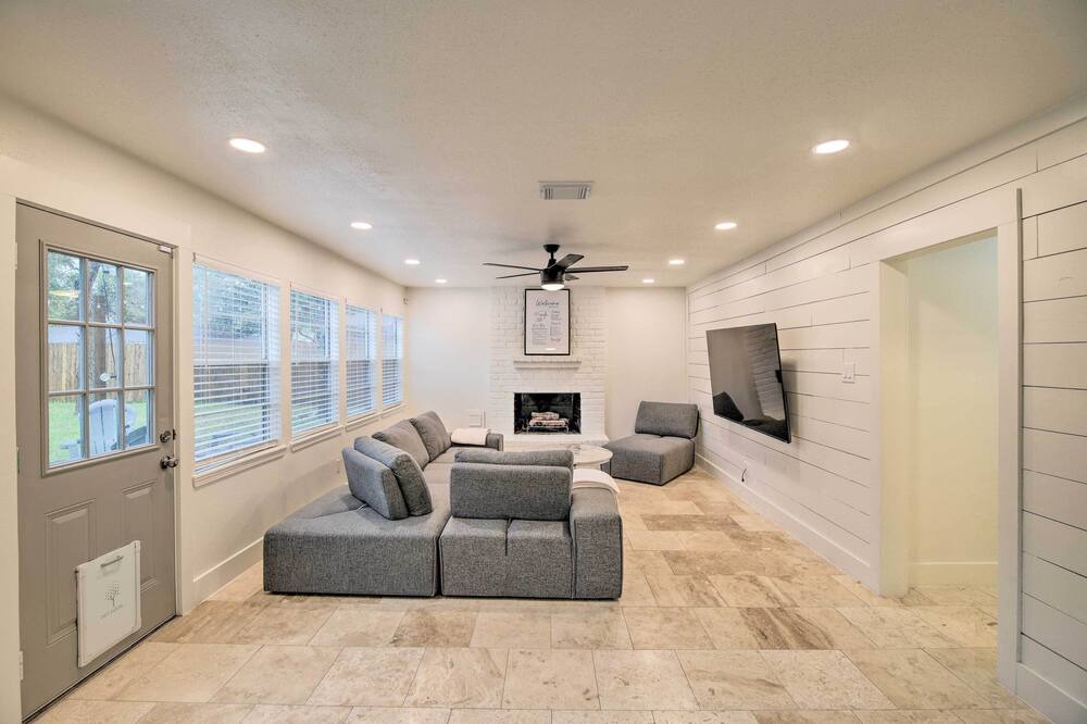 Photo of Livingroom in Quail Valley