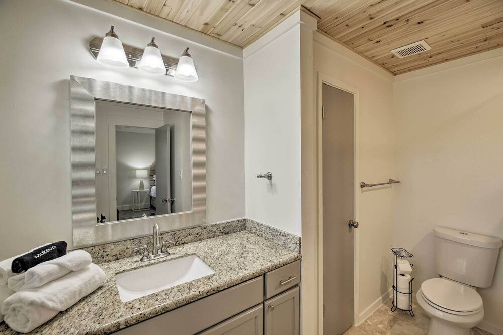 Photo of Bathroom in Quail Valley