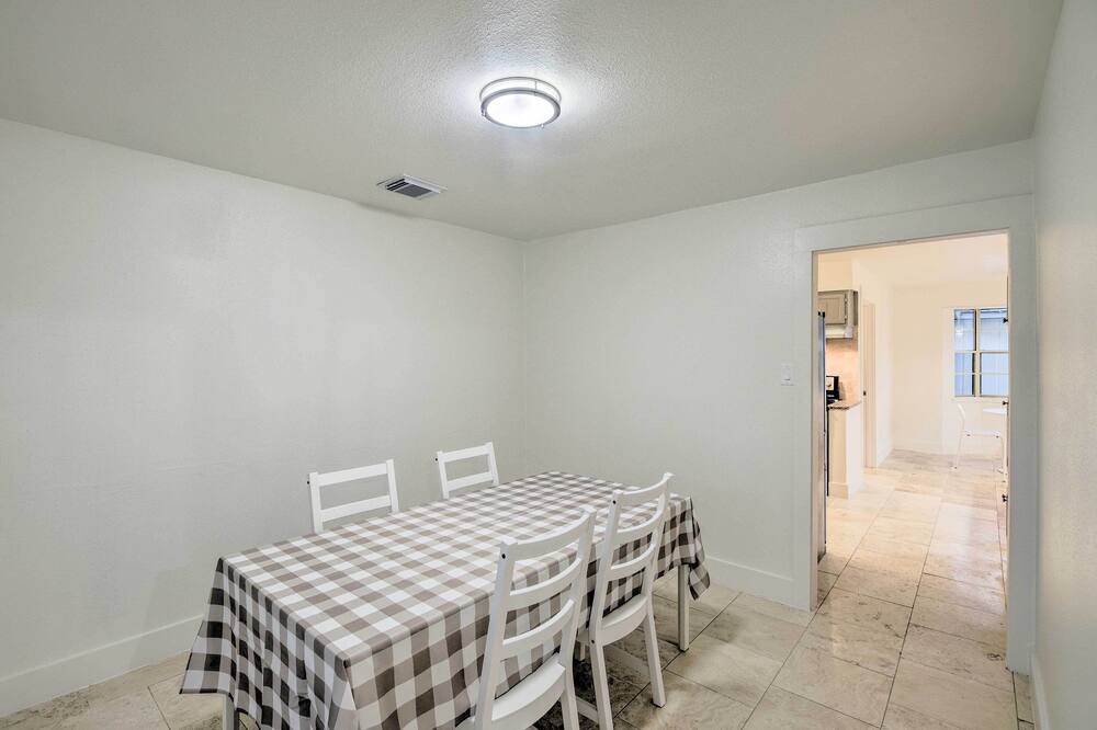 Photo of Livingroom in Quail Valley