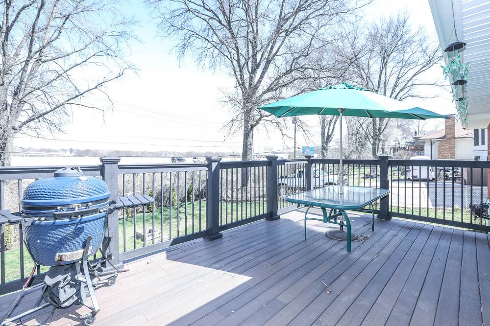Photo of Patio Balcony in Lea Manor