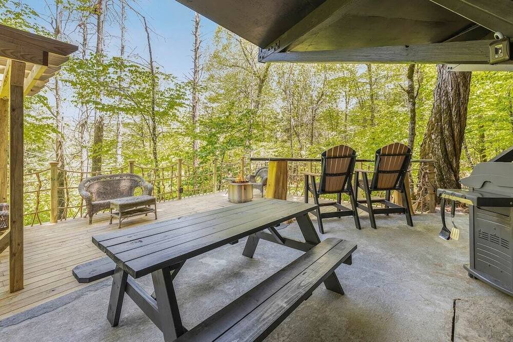 Photo of Patio Balcony in Beech Mountain