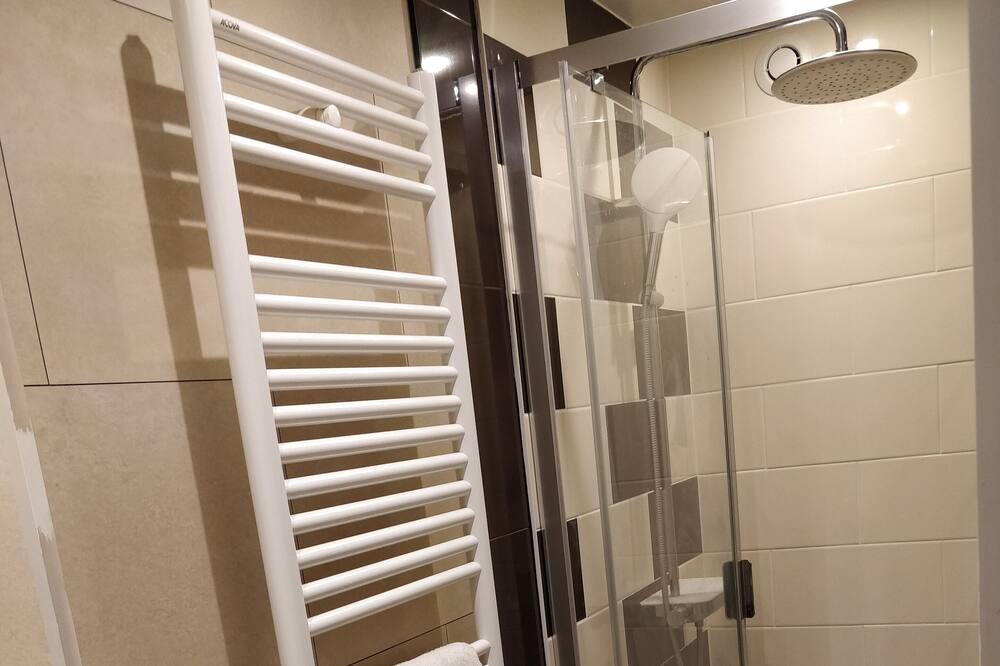 Photo of Bathroom in Le Bon Sauveur