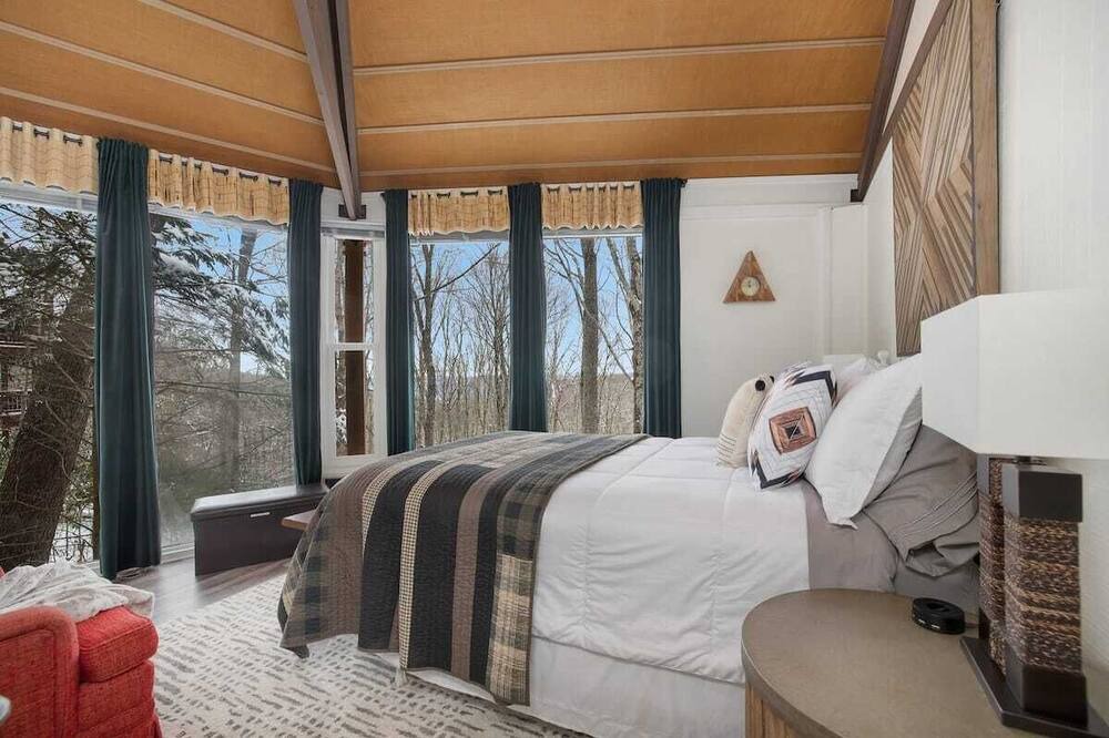 Photo of Bedroom in Beech Mountain